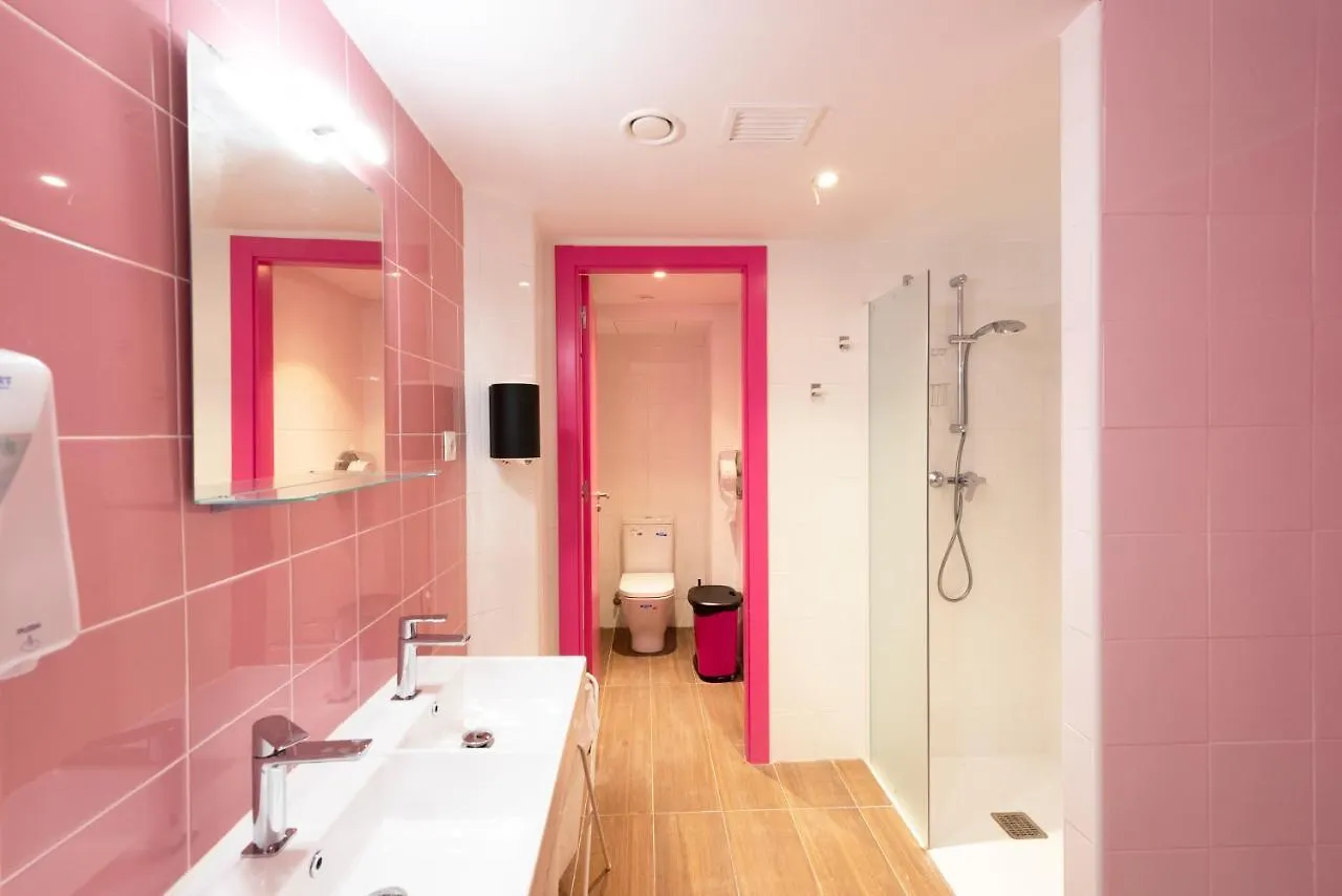 Hostelle - Women Only Hostel برشلونة 0*,  إسبانيا